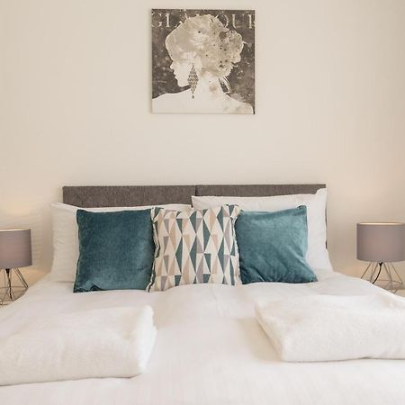 Highfield House - 1 Bed-Sleeps 2-Tjs20Hh Apartment Ilfracombe Bagian luar foto