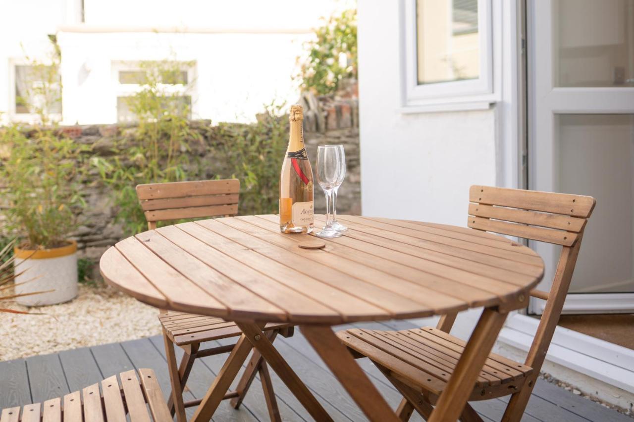 Highfield House - 1 Bed-Sleeps 2-Tjs20Hh Apartment Ilfracombe Bagian luar foto